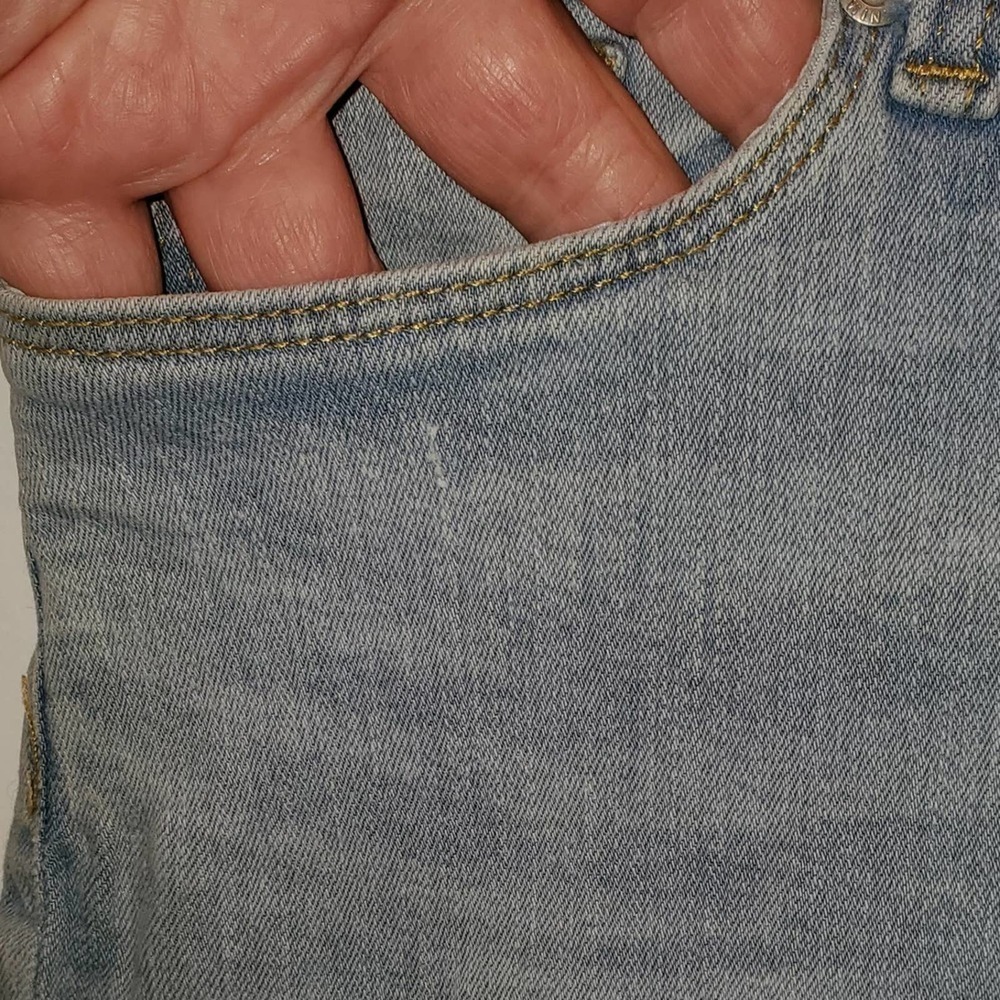 H&M Women's Blue Bermuda High Rise Waist Jean Shorts Size 4 - Picture 2 of 7